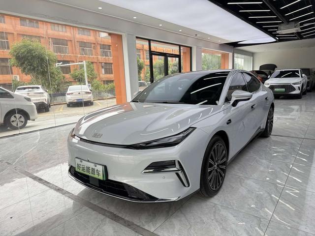 Geely Galaxy E8 PHEV 2025 130km EM-P Explorer Edition