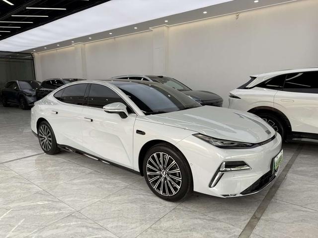 Geely Galaxy E8 PHEV 2025 130km EM-P Explorer Edition