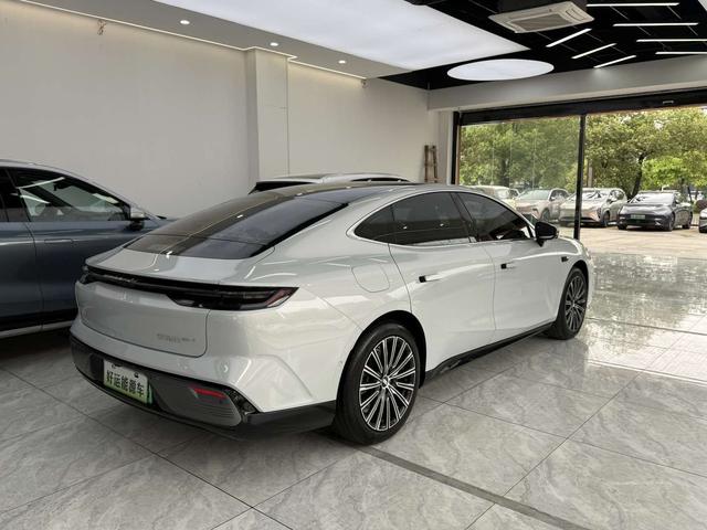 Geely Galaxy E8 PHEV 2025 130km EM-P Explorer Edition