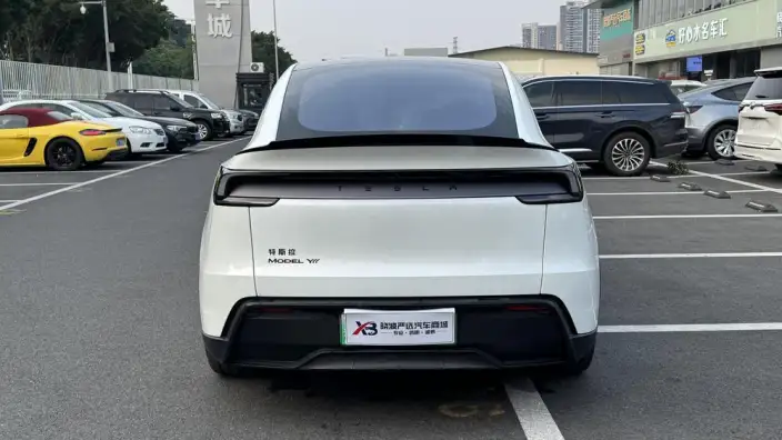 Model Y L 2026 Model Standard Edition – фото 6