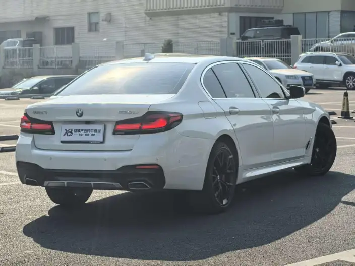 BMW 5 Series 2022 Model Facelift 530Li Leading Model M Sports Set – фото 6