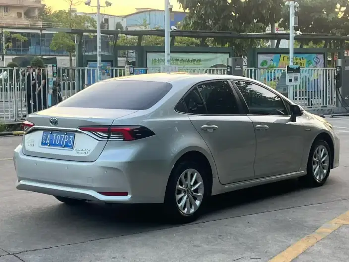 Toyota Corolla 2019 Model Hybrid 1.8L E-CVT GL-i Pioneer Edition – фото 4