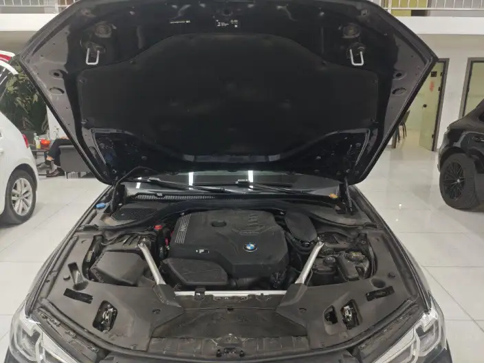 BMW 5 Series 2023 Model 530Li Exclusive Model M Sports Set – фото 5