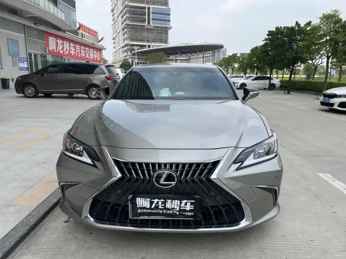 Lexus ES 2022 Model 200 Superior Edition – фото 2