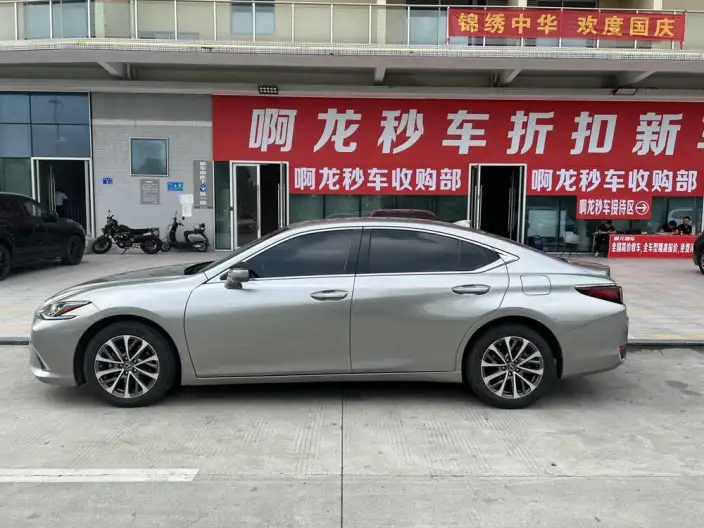 Lexus ES 2022 Model 200 Superior Edition – фото 3