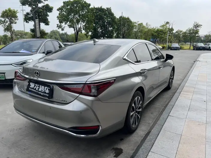 Lexus ES 2022 Model 200 Superior Edition – фото 5