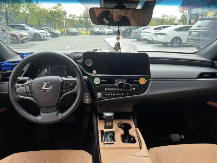 Lexus ES 2022 Model 200 Superior Edition – фото 6