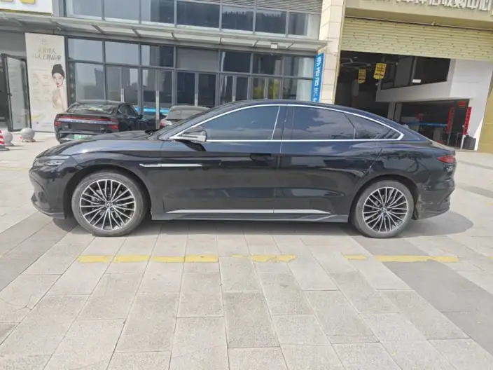 BYD Han EV 2023 Model Champion Edition 506KM Noble Model – фото 4