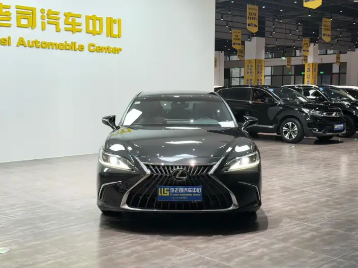 Lexus ES 2022 Model 200 Superior Edition – фото 2
