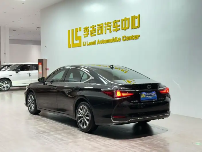 Lexus ES 2022 Model 200 Superior Edition – фото 3
