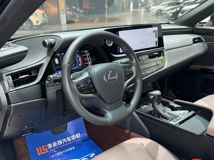 Lexus ES 2022 Model 200 Superior Edition – фото 7