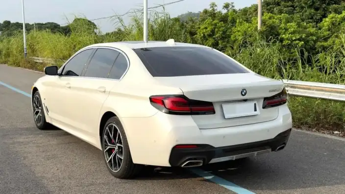 BMW 5 Series 2022 Model Facelift 530Li Exclusive Model M Sports Set – фото 3