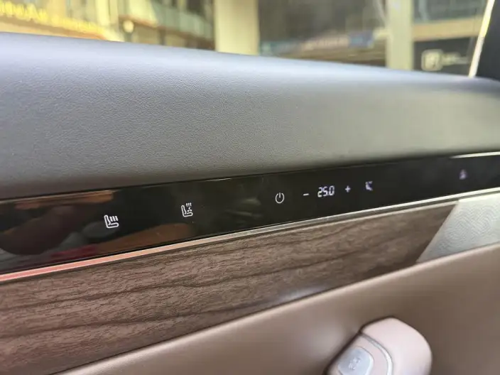 Luxeed R7 2024 Model Extended Range 37kWh Max Rear Drive Edition – фото 9