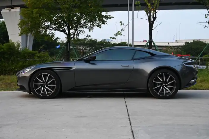 Aston Martin DB11 2020 Model 4.0T V8 Coupe – фото 3