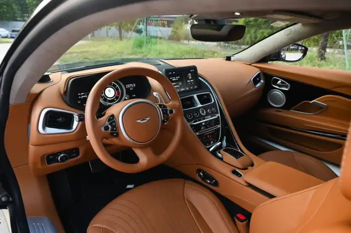 Aston Martin DB11 2020 Model 4.0T V8 Coupe – фото 10