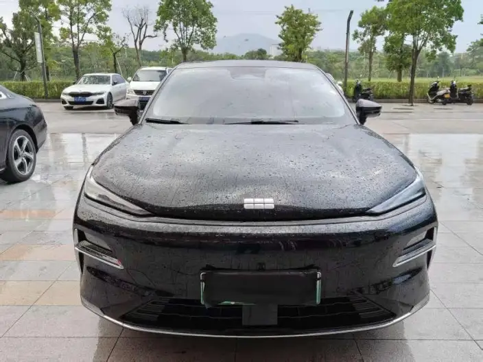 Geely Galaxy E8 PHEV 2025 Model 130km EM-i Premium Edition