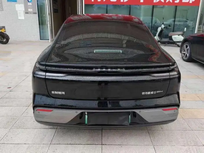Geely Galaxy E8 PHEV 2025 Model 130km EM-i Premium Edition