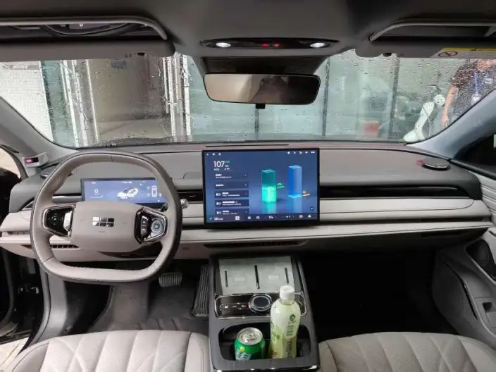 Geely Galaxy E8 PHEV 2025 Model 130km EM-i Premium Edition – фото 6