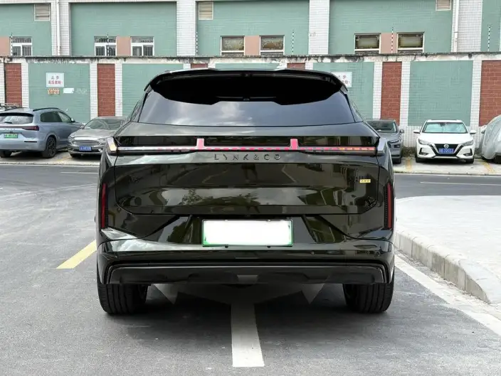 Lynk & Co 08 EM-P 2026 Model 210 4WD Performance Ultra H7 – фото 5