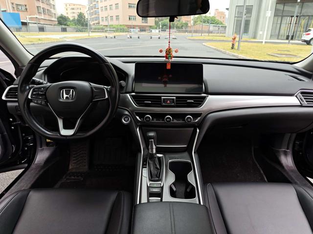 Honda Accord 2022 260TURBO Luxury – фото 6