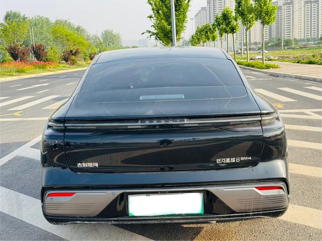 Geely Galaxy E8 PHEV 2025 130km EM-i Flagship Edition – фото 8