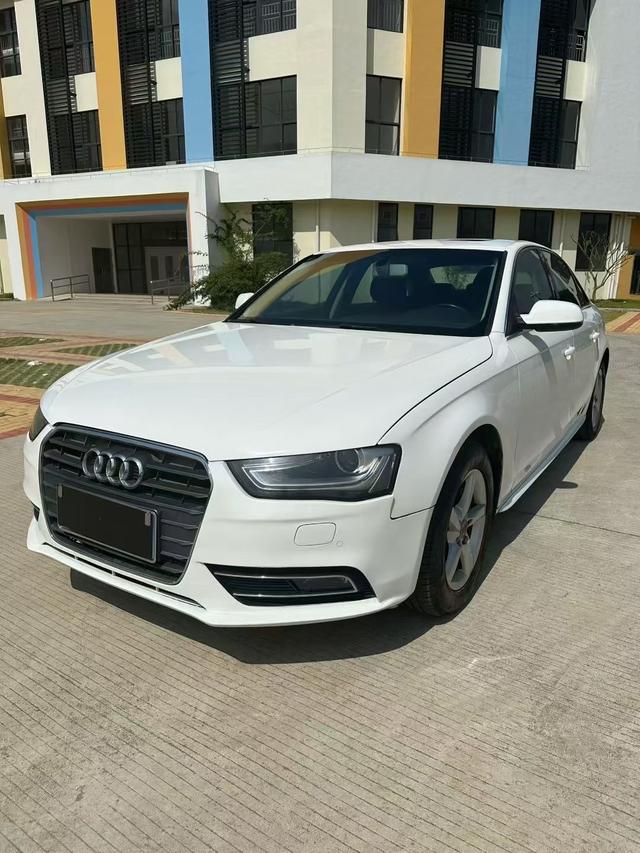 Audi A4L 2013 35 TFSI Automatic Standard – фото 1