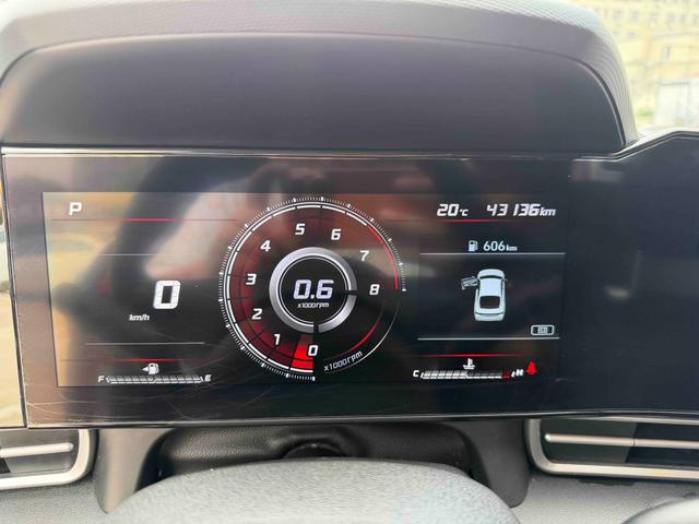 Hyundai Elantra 2021 1.5L CVT LUX Premium – фото 2