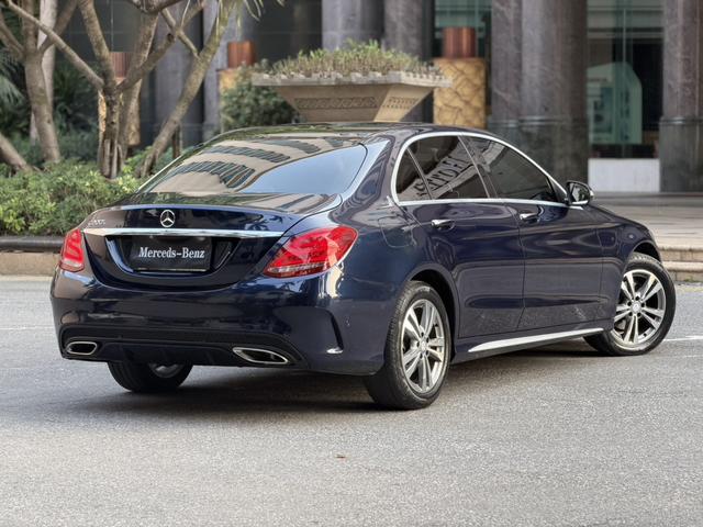 Mercedes-Benz C-Class 2016 C 200 L Sport – фото 3