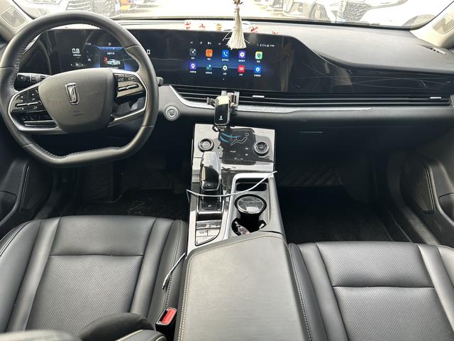 BESTUNE B70 2023 Third Generation 1.5T Automatic Joy f ul 70th Anniversary Edition – фото 4