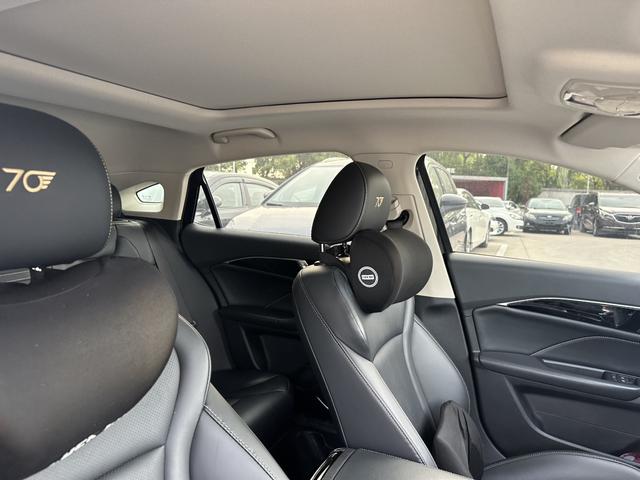 BESTUNE B70 2023 Third Generation 1.5T Automatic Joy f ul 70th Anniversary Edition – фото 10