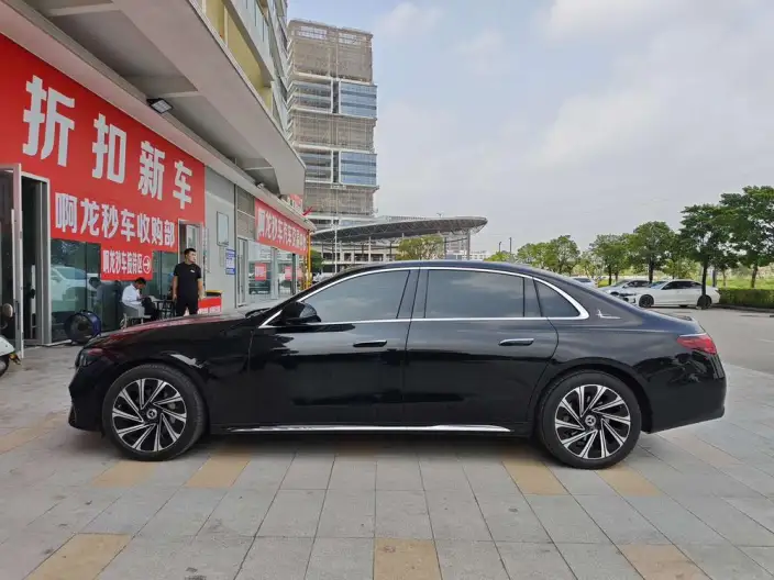 Mercedes-Benz E-Class 2025 Model E 300 L Luxury Model sedan – фото 3