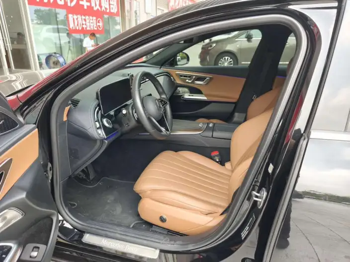 Mercedes-Benz E-Class 2025 Model E 300 L Luxury Model sedan – фото 8