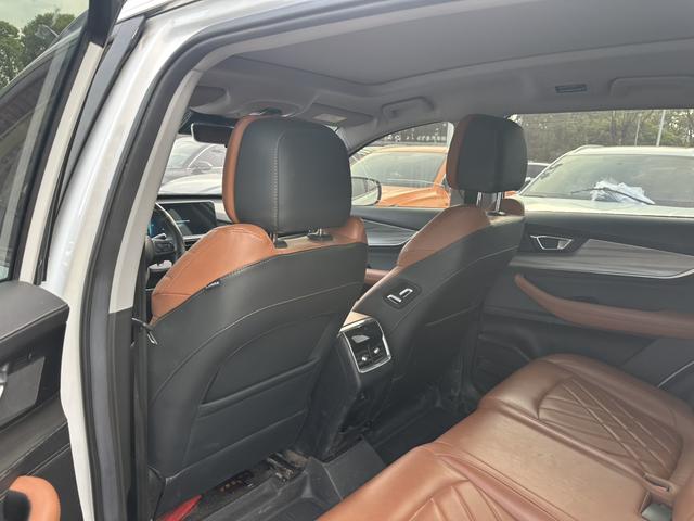 Chery Tiggo 8 PLUS 2022 290TGDI DCT Premium Edition+ – фото 9