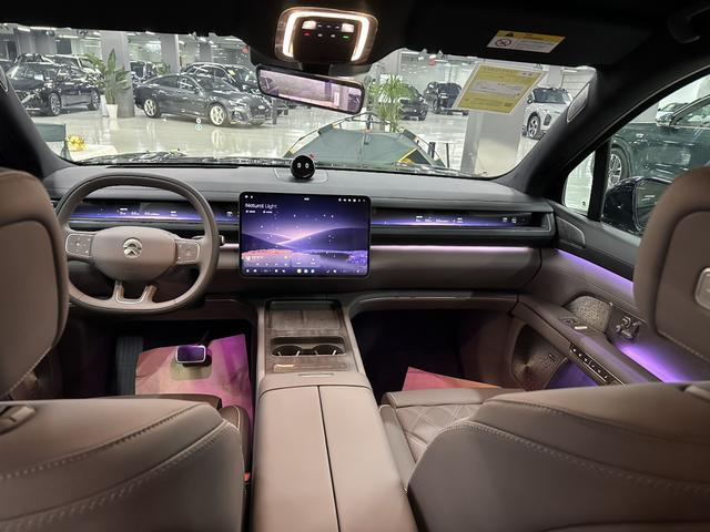 NIO ES8 2026 модификация VI seat Executive Signature Edition – фото 6