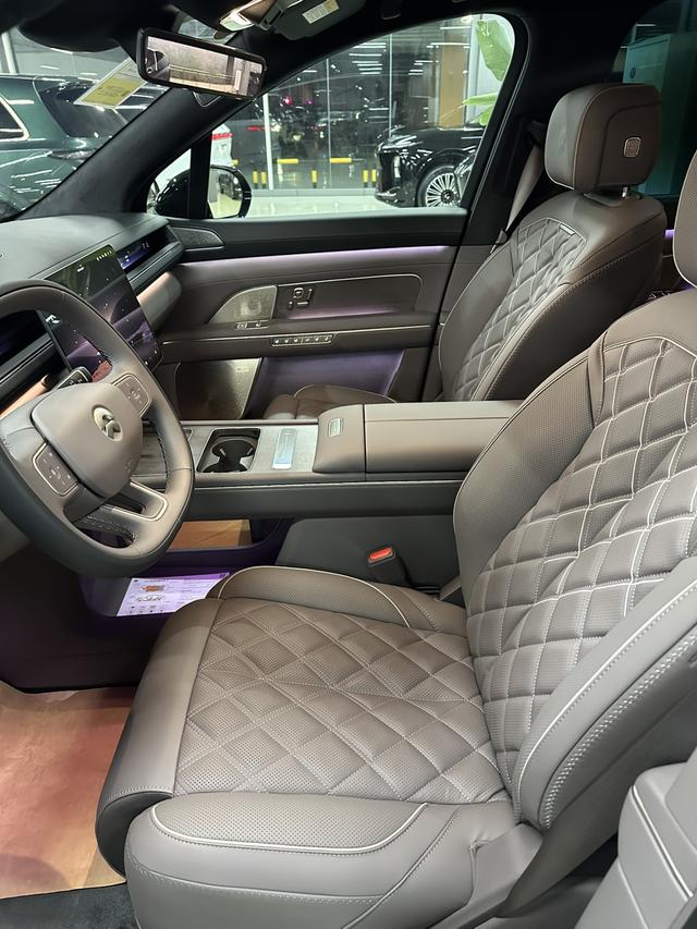 NIO ES8 2026 модификация VI seat Executive Signature Edition – фото 7