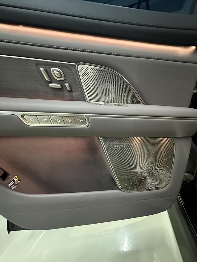 NIO ES8 2026 модификация VI seat Executive Signature Edition – фото 11