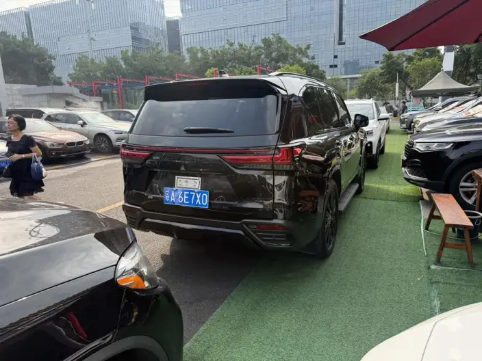Lexus LX 2025 Model 700h Territory Edition – фото 3