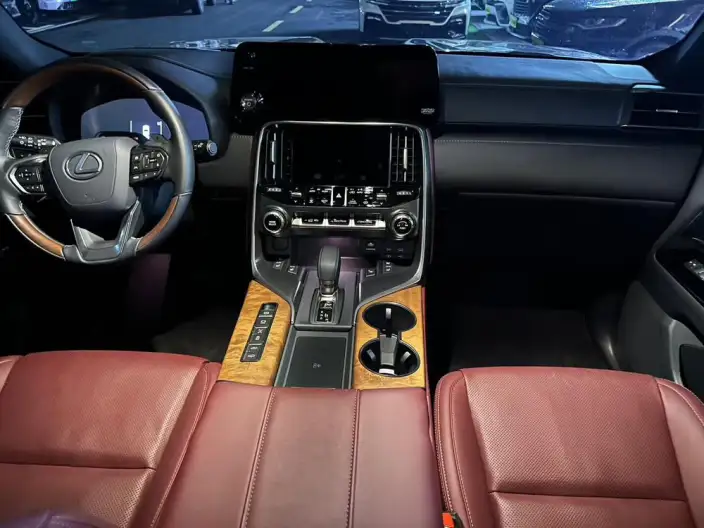 Lexus LX 2025 Model 700h Territory Edition – фото 8
