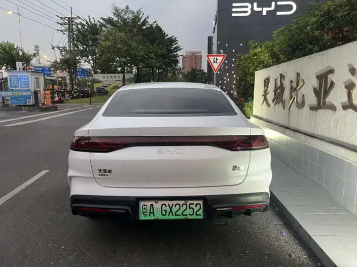 QinL DM 2024 Model DM-i 80KM Leading Model – фото 6
