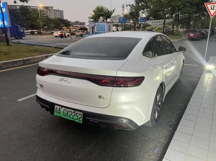 QinL DM 2024 Model DM-i 80KM Leading Model – фото 7