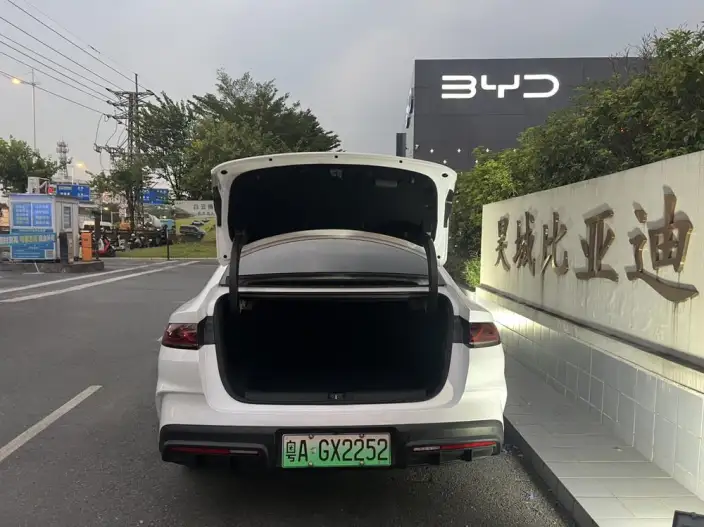 QinL DM 2024 Model DM-i 80KM Leading Model – фото 10