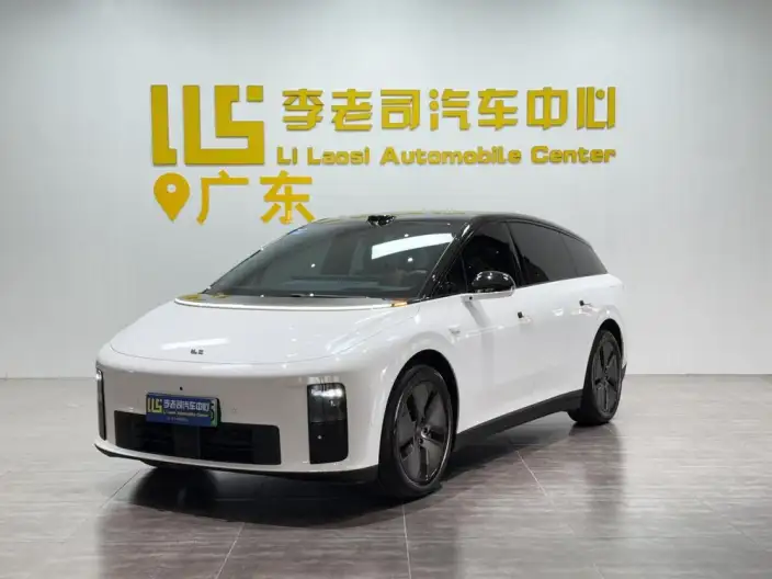 Li Auto i6 2025 Model 2WD Standard Edition – фото 1