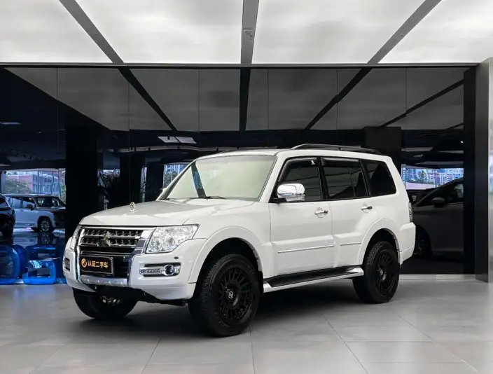 Mitsubishi Pajero Imported 2020 Model 3.0L Automatic 4WD 7 seat Parallel Imported