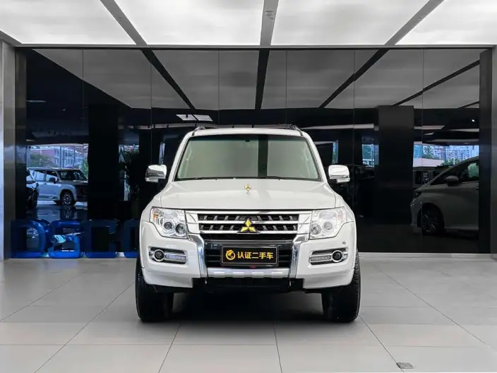 Mitsubishi Pajero Imported 2020 Model 3.0L Automatic 4WD 7 seat Parallel Imported – фото 2