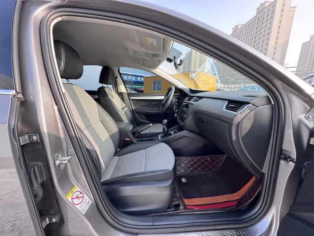Skoda Octavia 2015 модификация 1.6L Manual Yi Jie Edition – фото 7