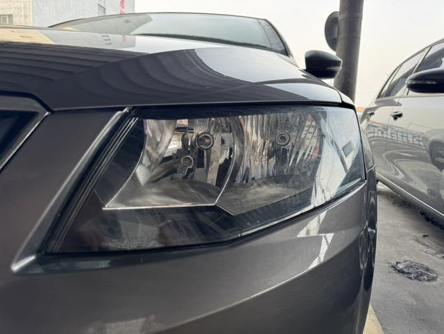 Skoda Octavia 2015 модификация 1.6L Manual Yi Jie Edition – фото 10