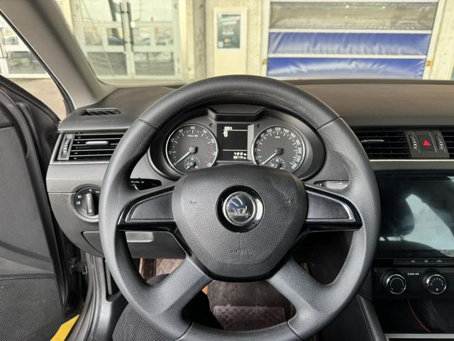 Skoda Octavia 2015 модификация 1.6L Manual Yi Jie Edition – фото 12