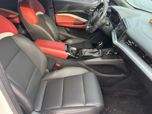 MG5 2022 180DVVT CVT Youth Luxury – фото 9