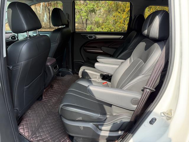 GAC Trumpchi M6 2021 270T Automatic Premium Edition 7 seat – фото 10