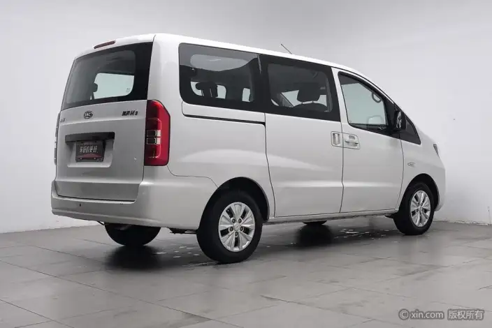 Refine M3 2019 Model 1.8L 7 seat Elite Edition – фото 4